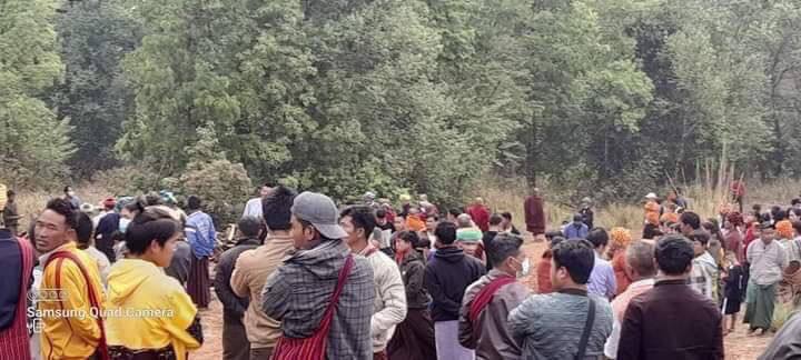 melodyphyo's tweet photo. The funeral service of the three monks brutally slaughtered by the junta regime was held yesterday in Pinlaung township of southern Shan state, Myanmar.  #2023Mar16Coup #HelpMyanmarIDPs #WhatsHappeningInMyanmar https://t.co/ASrqvvsnJS