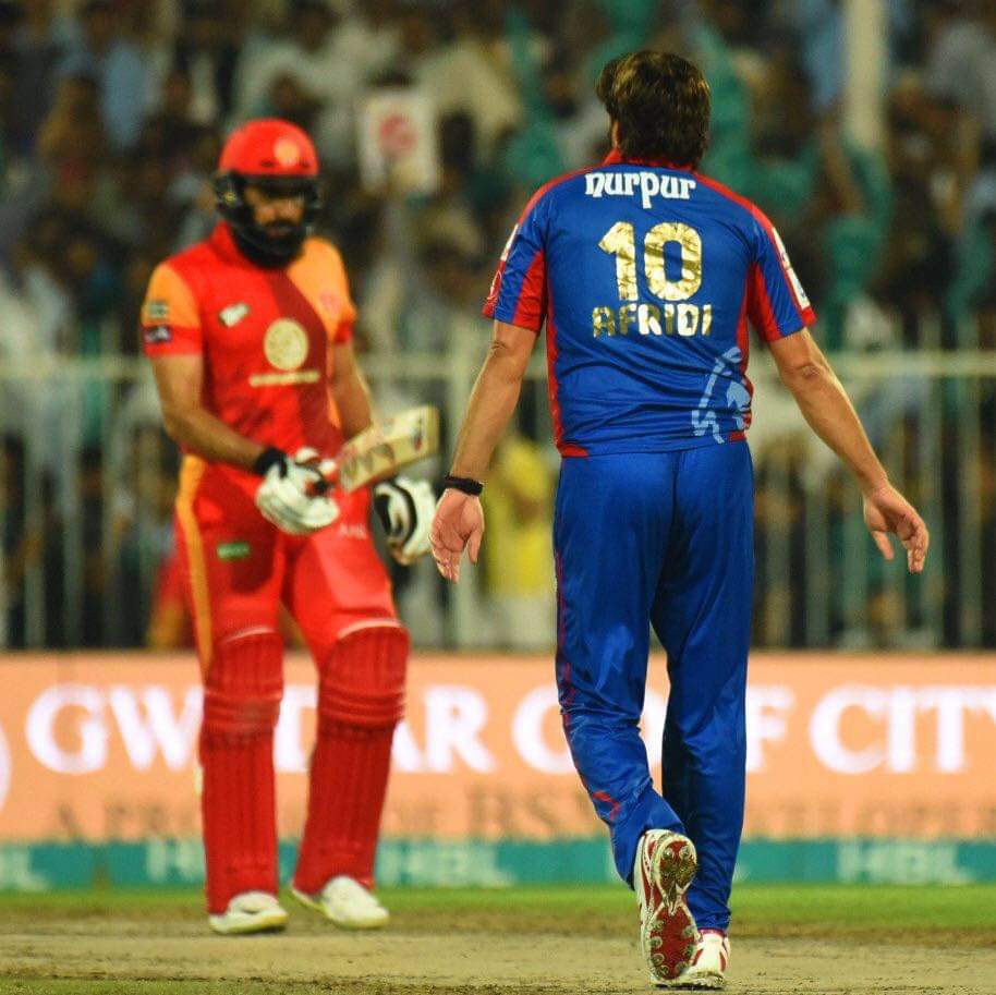 #OnThisDay in 2018, Shahid Afridi became the first Pakistani bowler to take 300 T20 wickets. He bowled Misbah ul Haq and Walton in a match against IU in PSL3 #BoomBoom