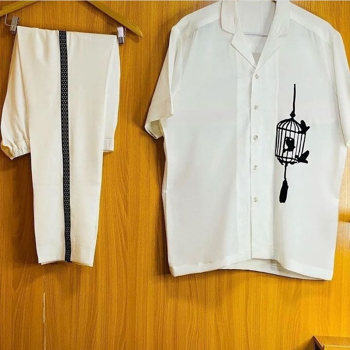 toyone_couture's tweet photo. We are here to dress you better🥶
Tailor made not ready made ���💯
Osogbo: We deliver worldwide
15k per one🪡🧵👖👕
@InsideOsogbo @spiriitual @Maliqifeoluwa #Ruth #Jendor #Nairaland #The Oro #Opay #Toney #Garba sheu #Mr Macaroni #Mbappe #Tems #ASSU https://t.co/9EKJfhVUtw