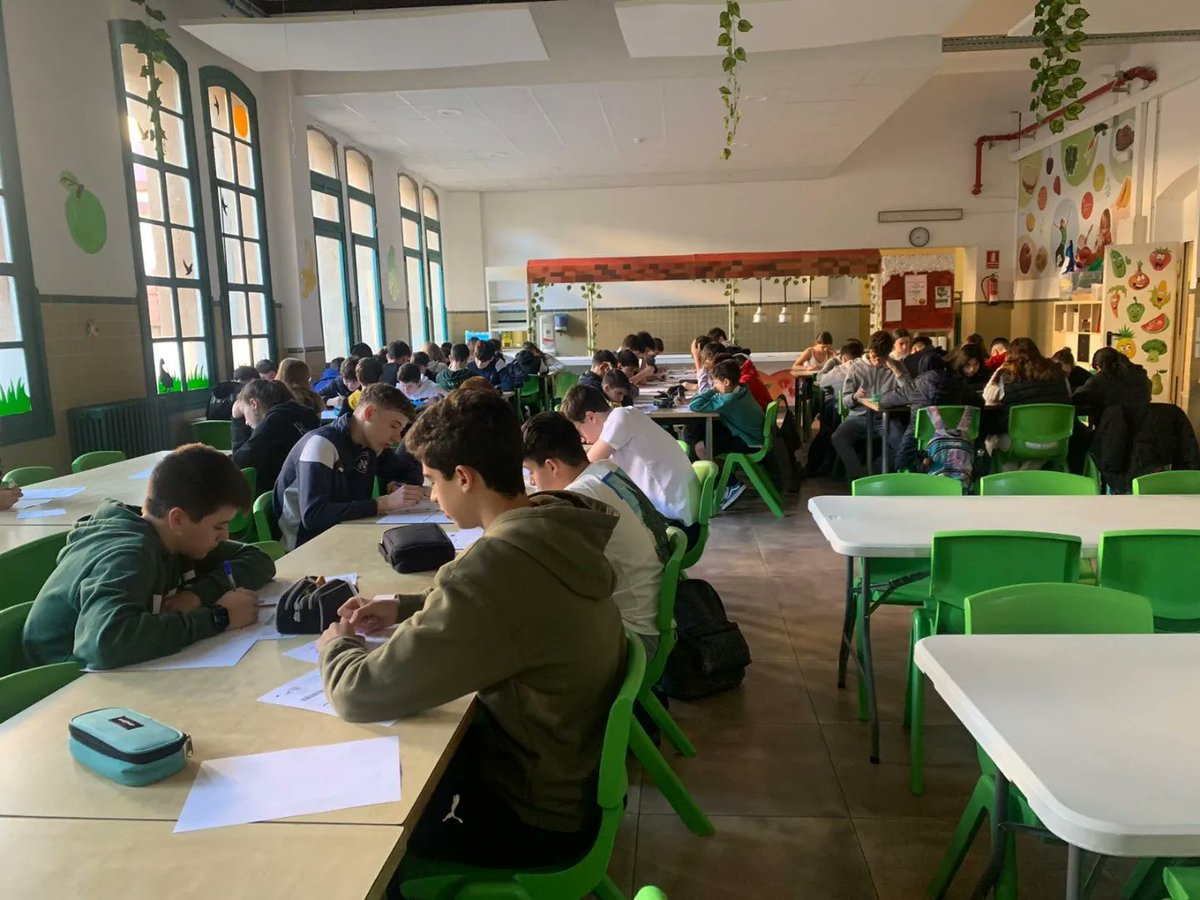 epiasabadell's tweet photo. Un repte per l'alumnat que enfronten les proves amb ganes i gaudint de l'experiència.
#SECUNDÀRIAPIASABADELL
#BATXILLERATPIASABADELL https://t.co/Hfqp635btB