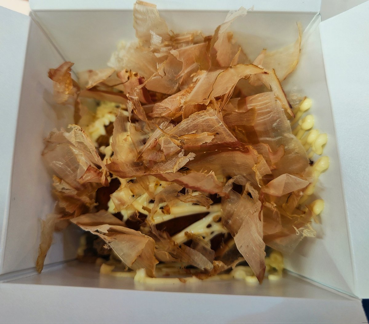 10年ぶりくらいにばくだん焼食べた。
久々食べると美味いもんだね。