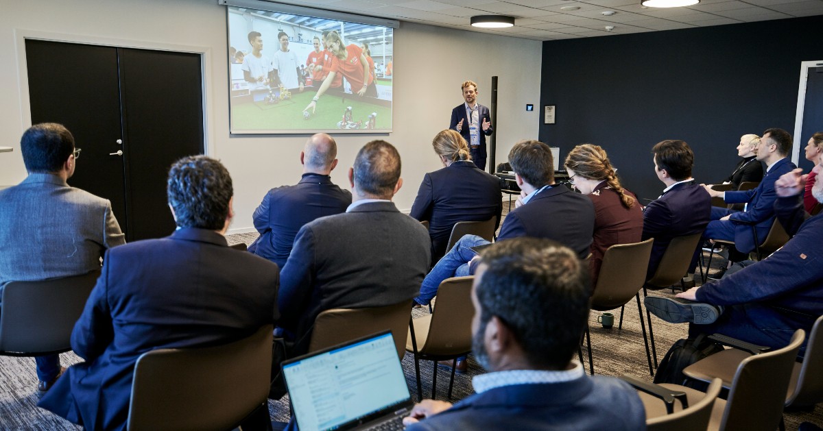 I feel honored to be selected to be this year's robotic entrepreneurship role model for the European Robotics Forum.  Congratulations to all the great start-ups who pitched during the euRobotics Entrepreneurship Award pitching session.