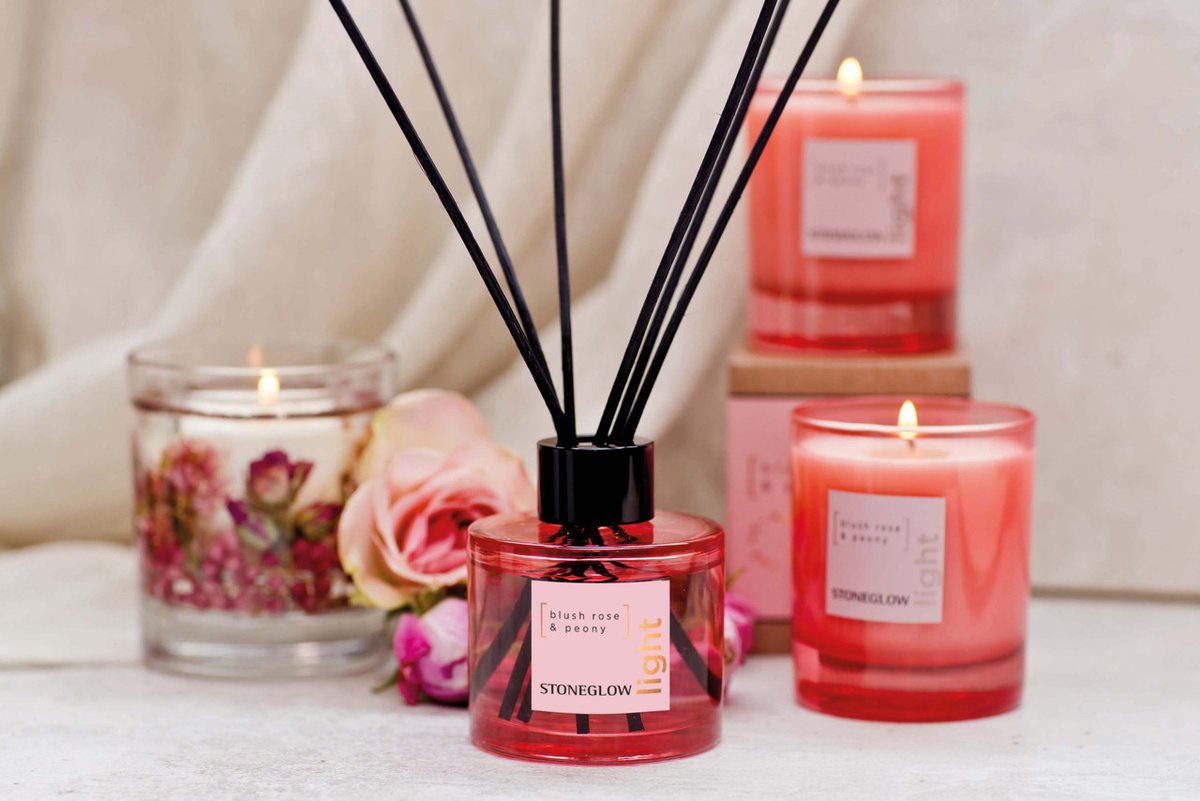 🌼'A mother is like a flower, each one beautiful and unique.'🌼

This Mother's Day treat her to a beautiful bouquet of blush roses, delicate carnations and blooming peonies with scented Stoneglow Candles.

#enerchiorganics #mothersday23 #mothersday #stoneglow