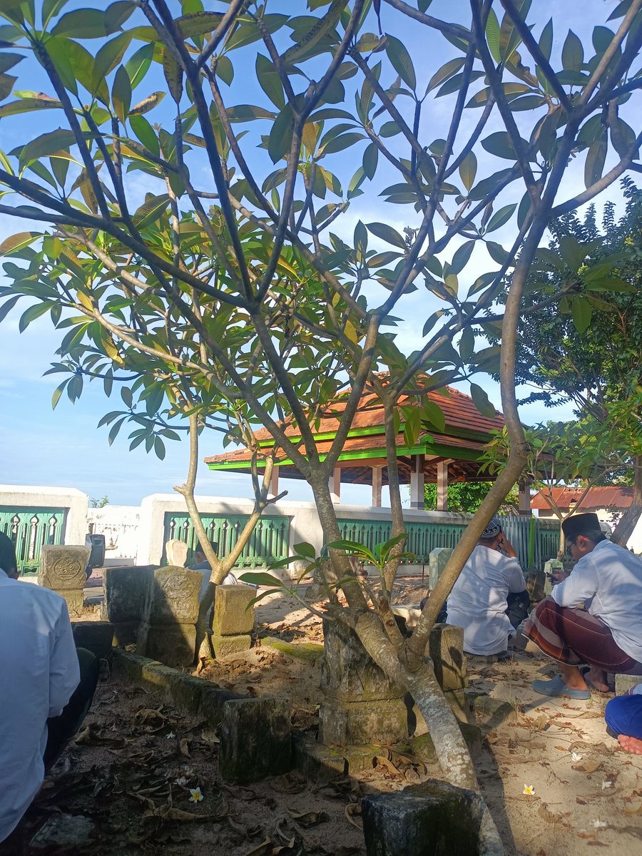 Makam KH.Musthofa Kranji
  ⏩ Istighosah