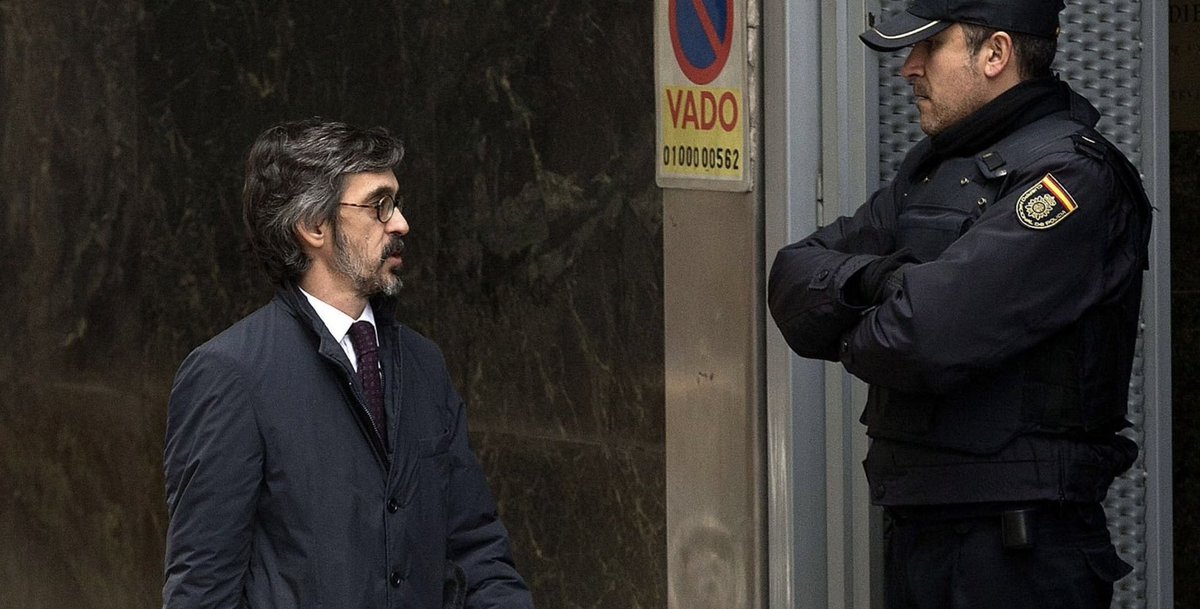 المحامي الشهير في برشلونة كريستوبال مارتل بيريز ألكالدي سوف يدافع عن حقوق برشلونة في قضية نيغريرا 👏🏻🔴

ابرز القضايا التي استلمها للنادي: 

▪️قضية نيمار
▪️قضية ميسي والضرائب
▪️قضية داني الفيس

فاز بأفضل محامي:

▪️2023
▪️2017
▪️2014

#BetterCallCristobal 😎