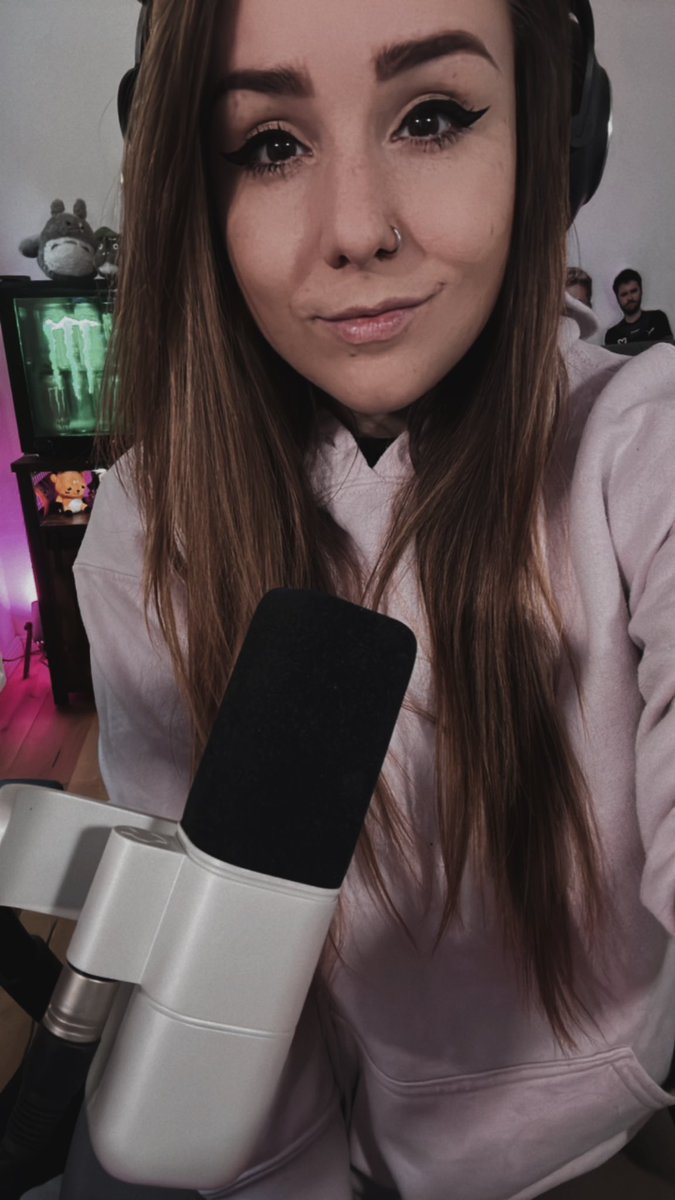 Miss Rage on Twitter "Lets hang out http//twitch.tv/missrage"