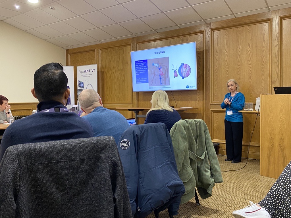 Kick starting day two of our Critical Care event with an overview on #ECMO, discussing the indications and outcomes for ECMO in #respiratory and #cardiacfailurepatients delivered by Vanessa MacNamara from the <a href="/Mater_ICU/">Mater ICU</a> 

#ArmstrongMedicalInspires #CriticalCare