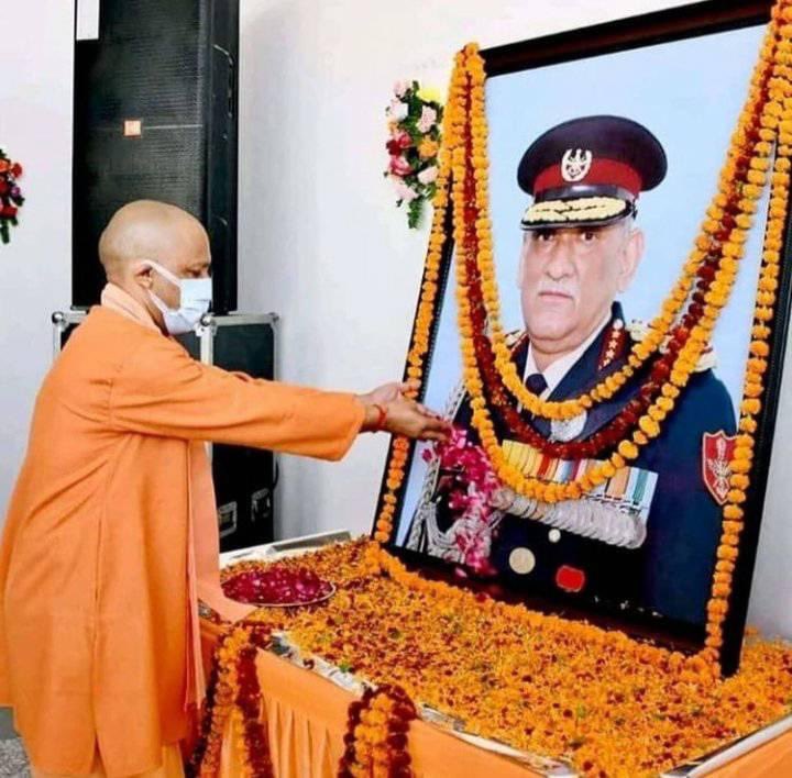 भारतीय थल सेनाध्यक्ष और भारत के प्रथम रक्षा प्रमुख, स्व. जनरल बिपिन सिंह रावत जी की जयंती पर शत शत नमन..!! 🙏💐

 #CDSBipinRawat 🇮🇳