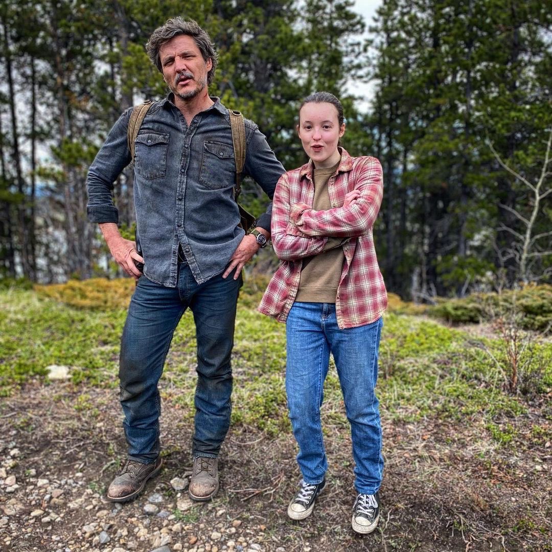 pedro-pascal-and-bella-ramsey-on-the-set-of-the-last-of-us-film