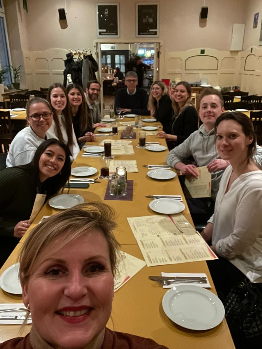 #Teamarbeit? Können wir!😎

Gestern hatten wir wieder einen unserer Teamabende. #afterwork 
Wir bei <a href="/VodafoneUPLIFT/">Vodafone UPLIFT</a>  und im Innovation Team allgemein legen sehr viel Wert auf eine gute Zusammenarbeit im #Team.

Was macht ihr innerhalb eures Teams, um euch besser kennenzulernen❓