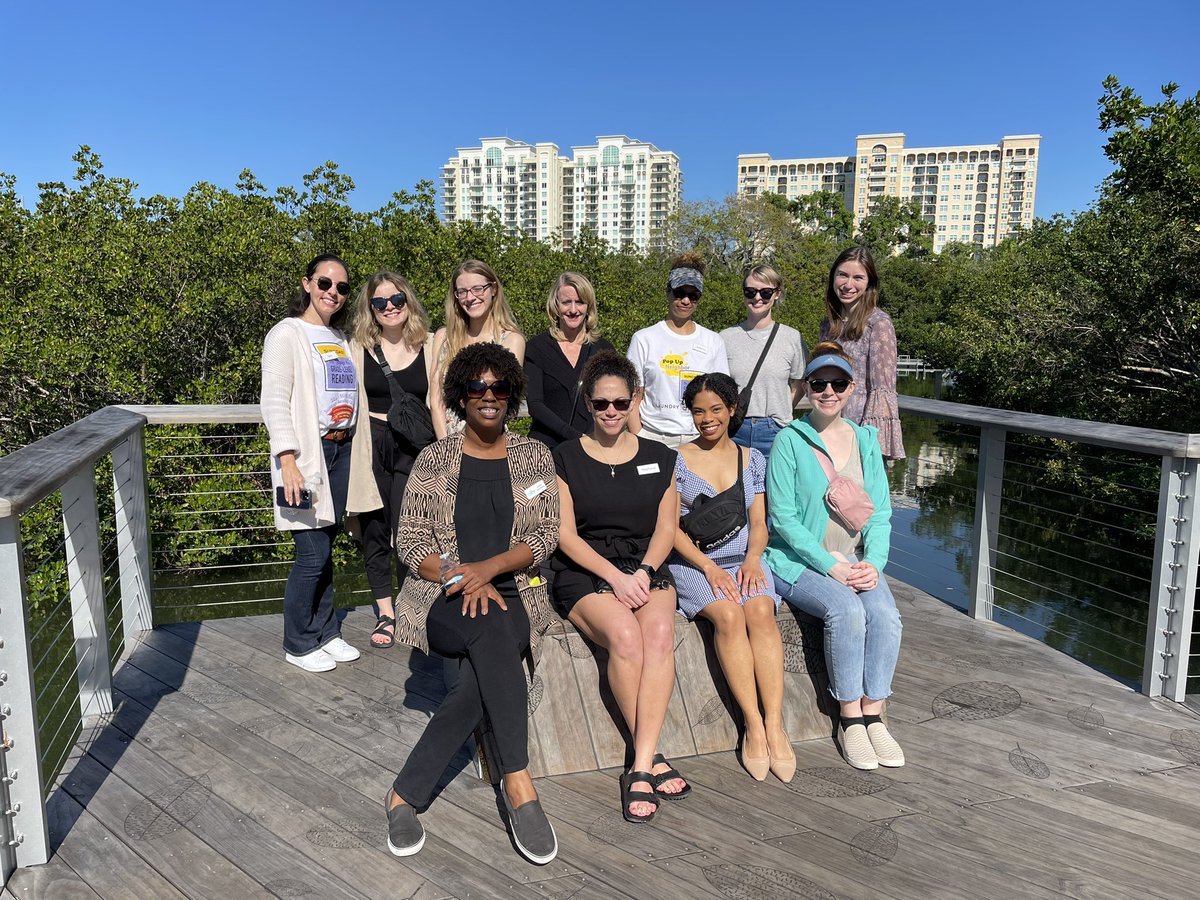 KelAlexander_'s tweet photo. Thank you Amber for welcoming #TPFStudyAway @IUPhilanthropy students for a tour of @thebaysarasota! 🐦🦀🐚🌴 https://t.co/MmnkeLIAPW