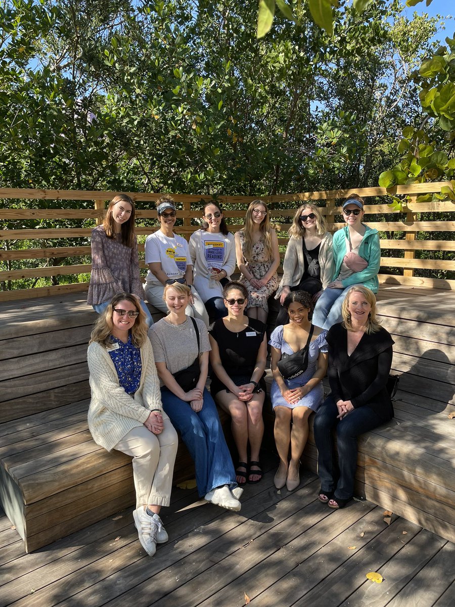 KelAlexander_'s tweet photo. Thank you Amber for welcoming #TPFStudyAway @IUPhilanthropy students for a tour of @thebaysarasota! 🐦🦀🐚🌴 https://t.co/MmnkeLIAPW