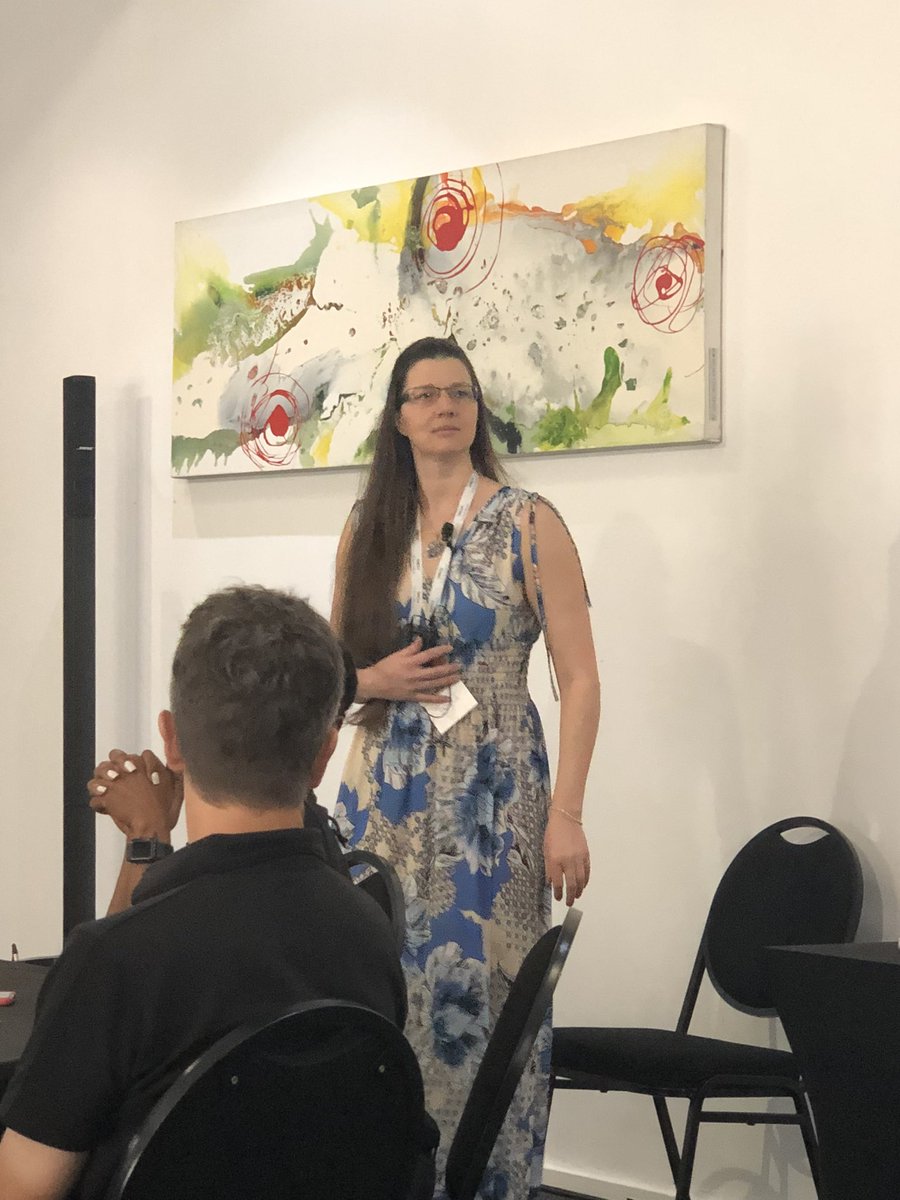 chaos_olga's tweet photo. “More scrum masters - LeSS collaboration” with Elisabeth Keuschnigg @SUGSA #SUGSA https://t.co/Ub3EtPlvtT
