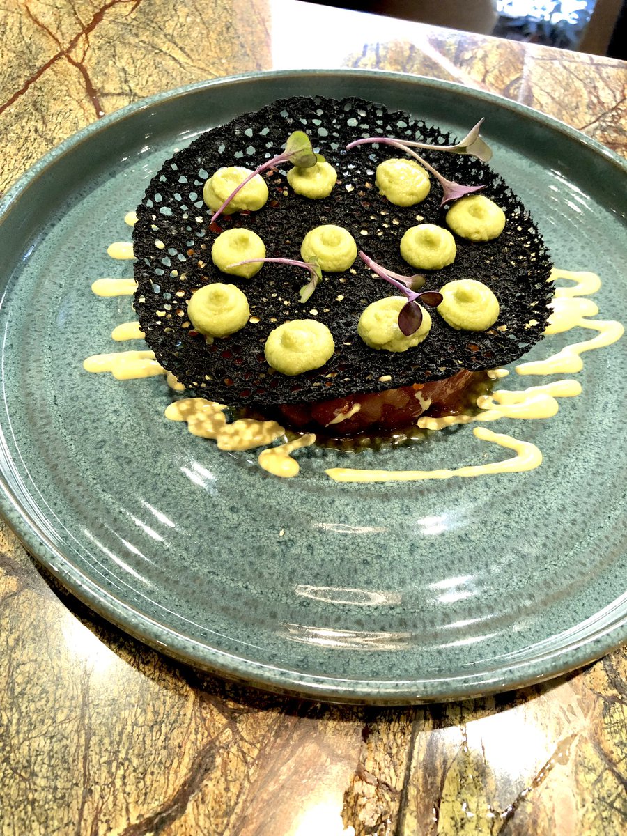 cesitareg's tweet photo. RESTAURANTE LA CABRA
@lacabrarestaurante
Me gustó mucho la zona de barra, se come igual de bien que en el Restaurante, la atención fantástica y gran selección de vinos!
#lacabrarestaurante #lequilibristablanc #gastro #gastronomy #gastropost #vino #vinho #wine #winetasting https://t.co/oDEOZnKOz9