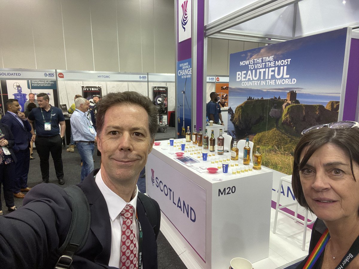 ericfmay's tweet photo. Great to be at #AOGEnergy enjoying a dram following a stimulating day chairing @ExportsEnergy session, being on #NERA panel &amp; hearing from @MadeleineMHKing this morning on the future of gas, hydrogen &amp; #CCS in Australia. https://t.co/LCxxiWeHJe