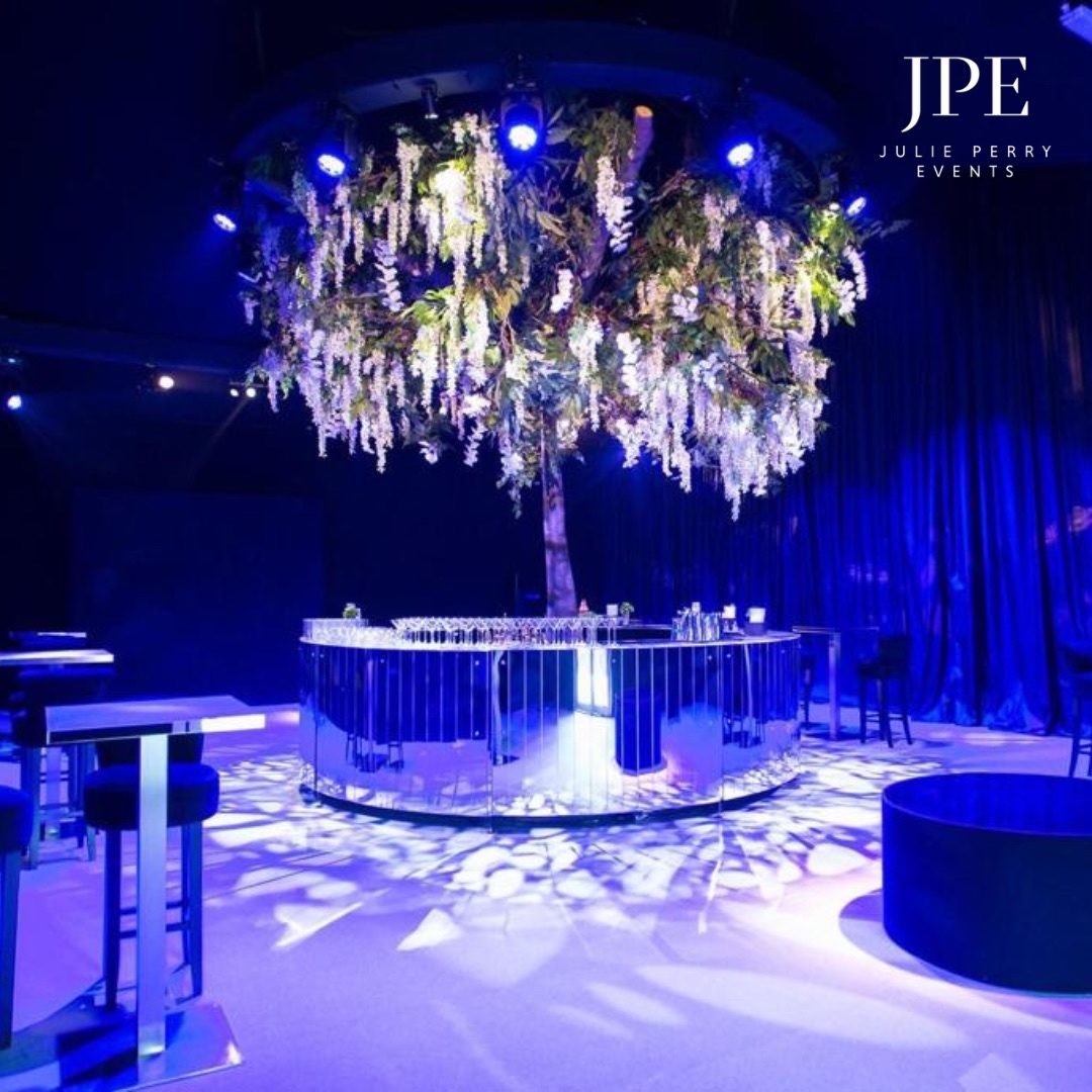 JPE putting the WOW in wowfactor to your event! 🥂

#julieperryevents #wedding #event #decorofinstagram #eventplanner #eventprofs #weddingplanner #weddingdecor #weddingofyourdreams #weddingbar #wow