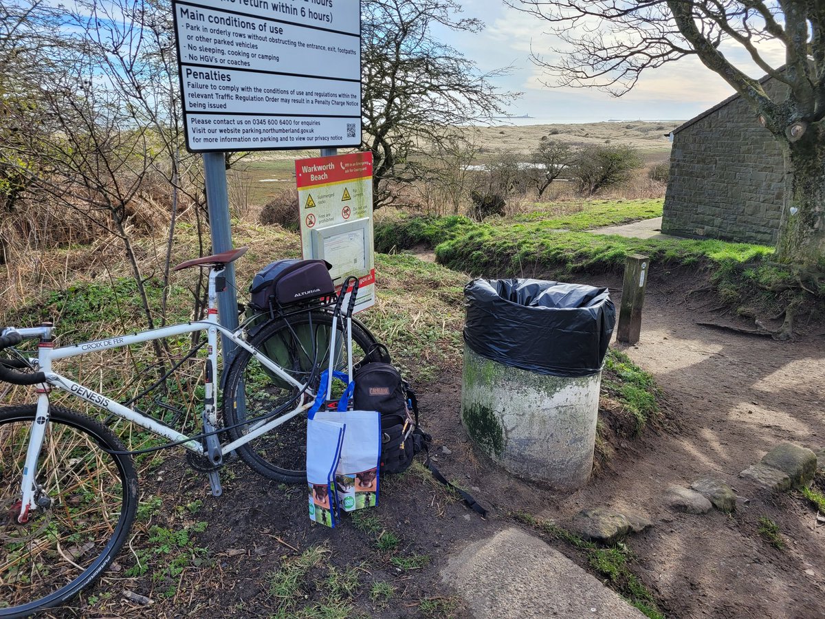 sadoldsamurai's tweet photo. A pleasant change from the humdrum #weeklyshop for #BennietheBarkingMadBag on their first (of many we hope) @coast_care #BeachCleans in 2023 and a chance to renew their acquaintance with bro BobbytheBarkingMadBag. Only thing missing, a @NLandBarkingMad doggie companion. https://t.co/5CNjMksWZY