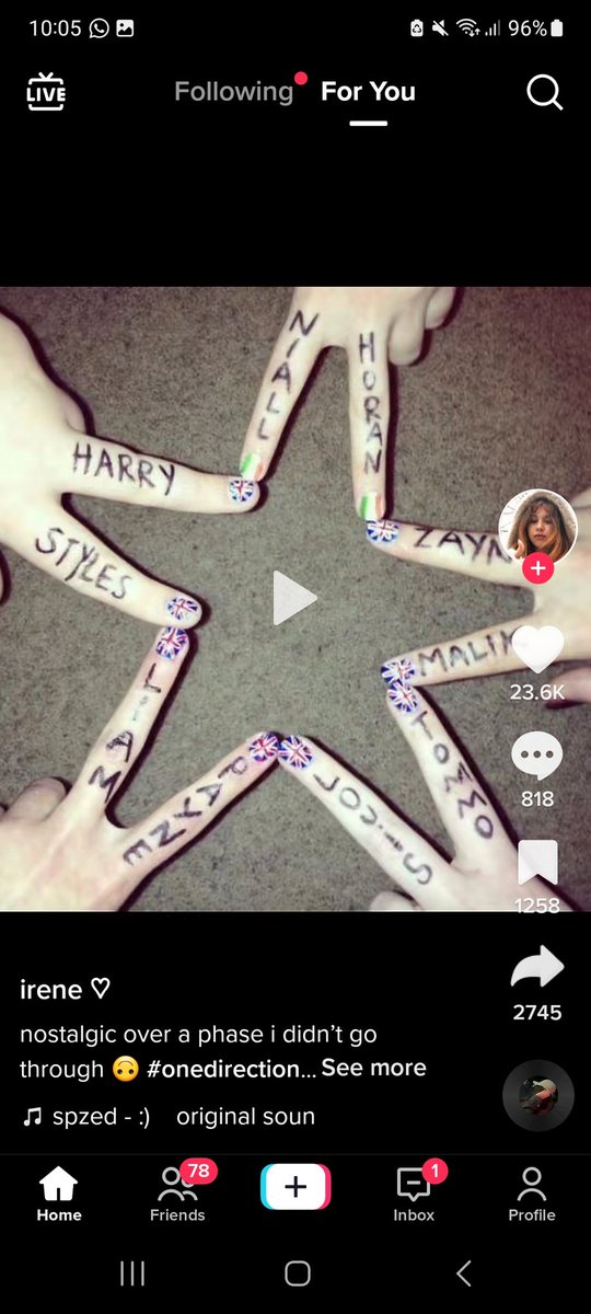 PaintingFleurs's tweet image. Guys... the kids are romanticizing our 2013 1D stan era...