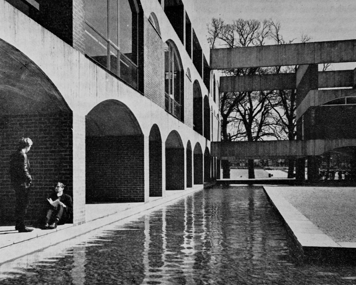 We ❤️ this retro #ThrowbackThursday! 

@sussex_alumni #SussexUni #Architecture #Sussex #Campus #StudentLife