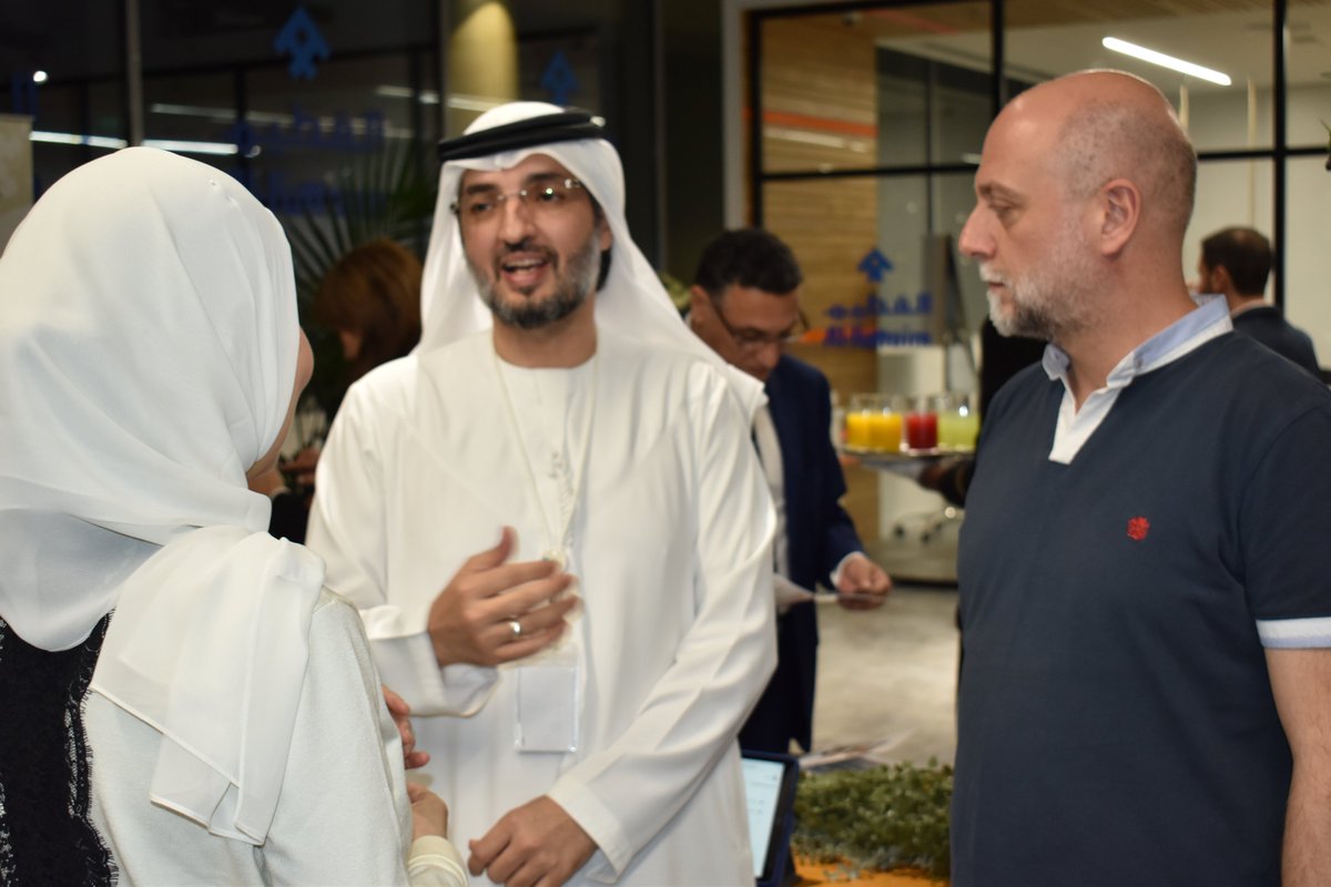 JabalAmman's tweet image. أغصان هو مشروع بالشراكة ما بين جبل عمان ناشرون ومركز التميز في اللغة العربية- مؤسسة الفطيم التعليمية.
كل الشكر لشركائنا مؤسسة الفطيم التعليمية ومركز التميز في اللغة العربية على ترتيب واستضافة هذا اللقاء
#LeveledReading #AlFuttaimFoundation #japublishers #AFEF #Aghsan #كتبي #أغصان