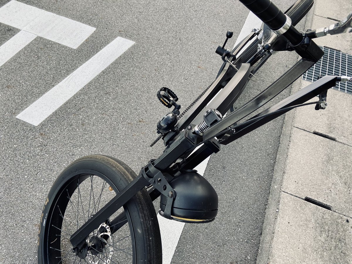 romesama_'s tweet photo. 久々 メンテして乗った♪♪

フレーム Firebikes  " Fluid " (USA)
フォーク Zhemax Cycles (France)
ハンドル 不明
 
全部 角パイプで揃えてます😍

#Firebikes
#RuffCycles
#CustomBicycle
#CustomCruiser
#StretchCruiser
#ビーチクルーザー
#ファットバイク
#FatBike https://t.co/iFYCaOakWu