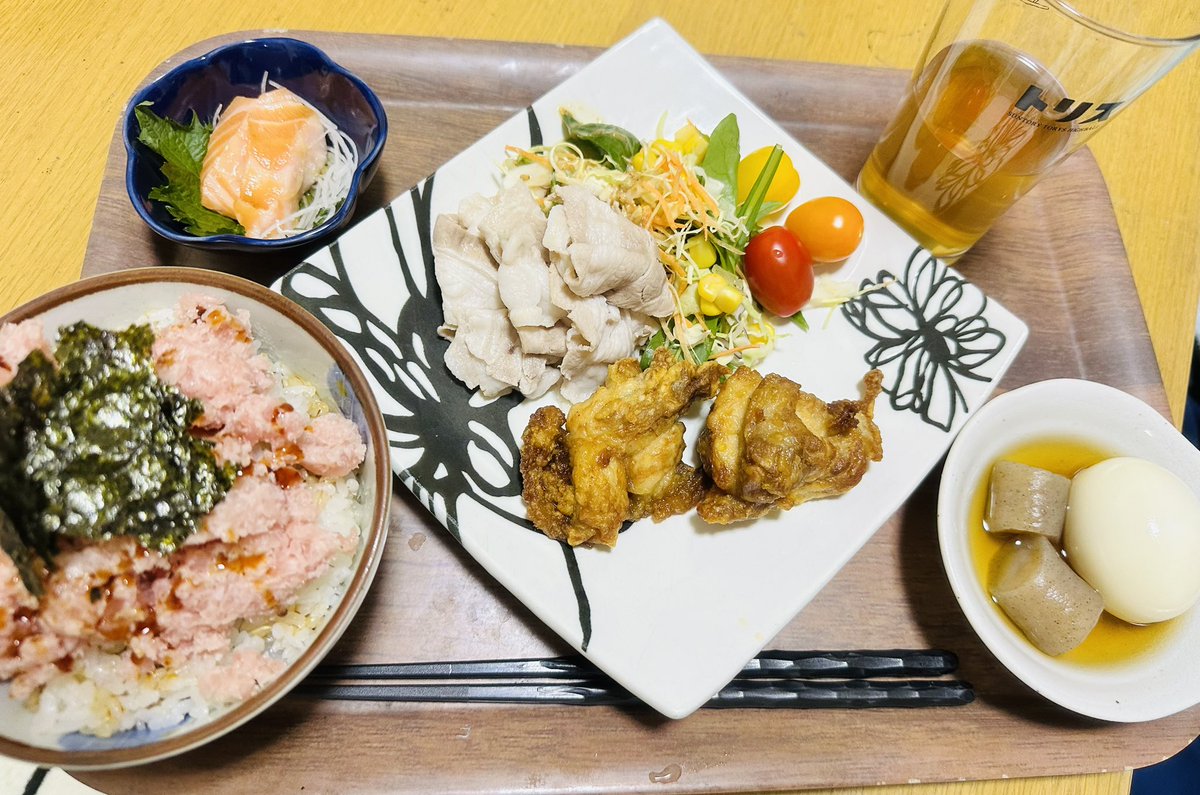 Art__Pi's tweet photo. いちめし

 #ねぎトロ丼
 #サーモンお造り
 #煮卵とこんにゃく
 #からあげ
 #冷しゃぶサラダ
 #麦ご飯 https://t.co/Kkn312EROR