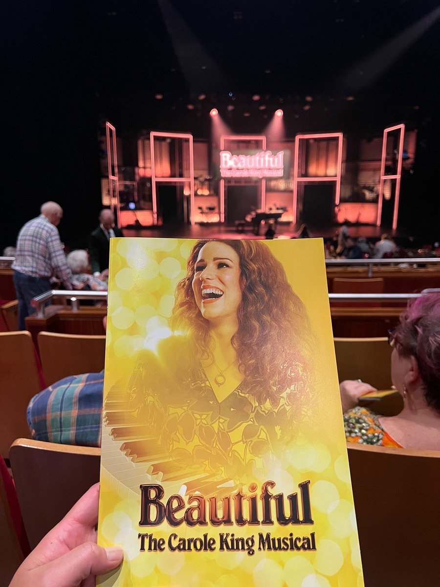 TaroMitsumori's tweet image. One of my favourite musical 🎶 Beautiful The Carol King Musical #openingnight #chookas (@ The Theatre in Broadbeach, QLD) swarmapp.com/c/coGLFvJ4Mud