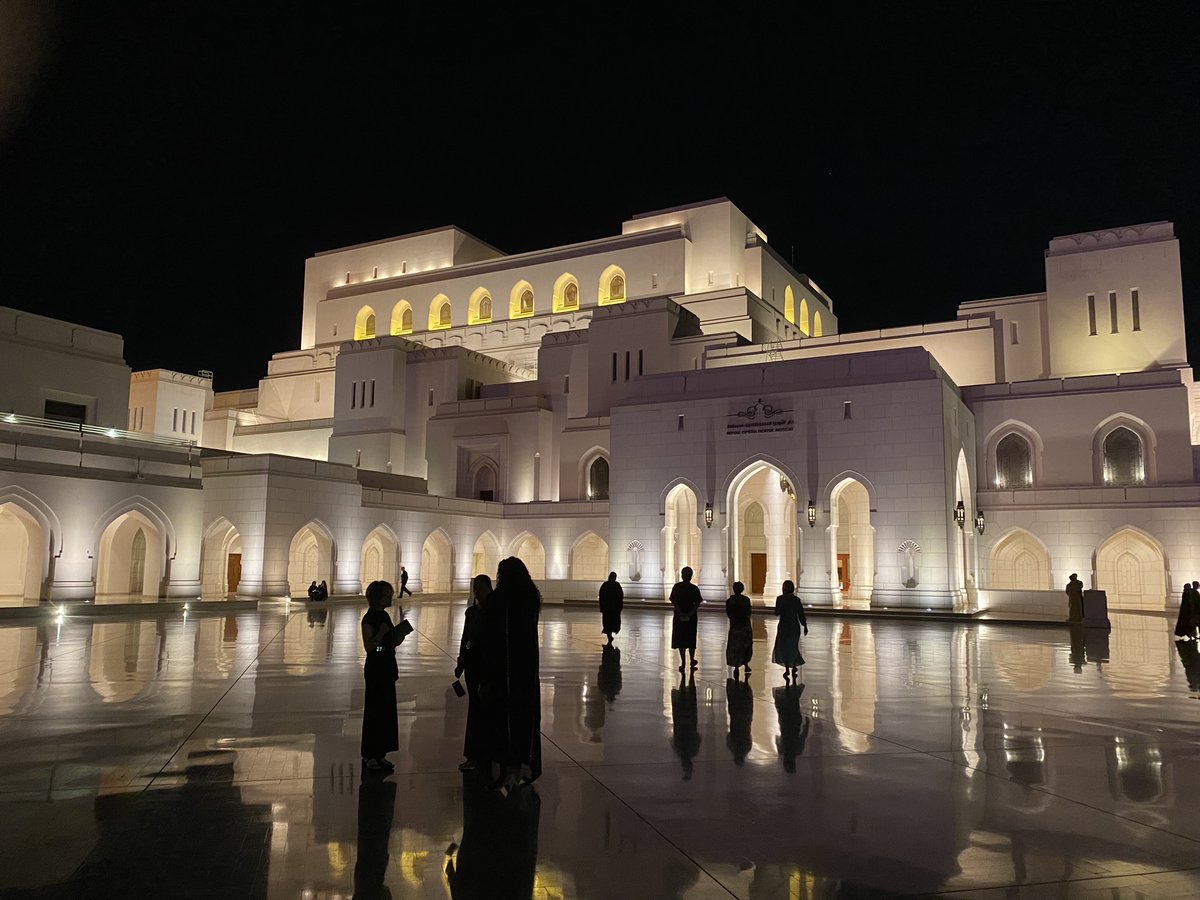 BartTurimm's tweet photo. En toen deed Erik onverwachts een pas in het ijle. Hoe diep kan je vallen ergens voorbij een afgelegen dorp in het rotsgebergte van Oman? Hoe robuust is de lokale gezondheidszorg? En zal Erik nog in het Opera House van Muscat geraken? 
Lees
https://t.co/13mUa9TFyd https://t.co/O7WFfTLikt
