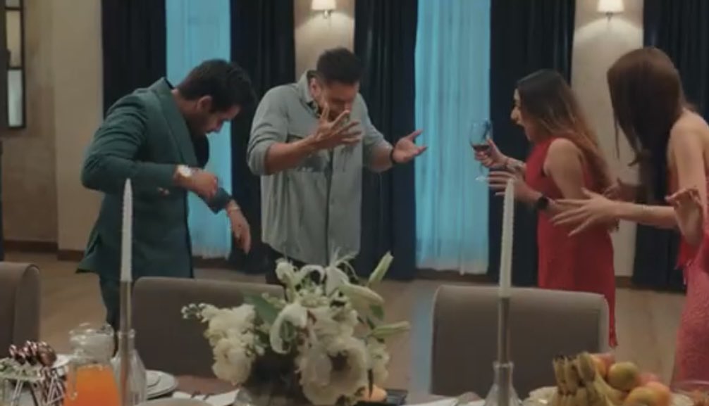 RandeepR_Fandom's tweet photo. #Piang the savior of #Raghav 🥳
They sensed Kiara's plan & Angad jumped in to action mode 😂
Pihu's " tum angad ko le jao " was savage 😂😂😂
I want more trio scenes !
#RandeepRai #LeeneshMattoo #Poojabanerjee #ARP #BALH2 #BadeAchheLagteHain2 #RaghavArora https://t.co/ZzRwy5p2Lz