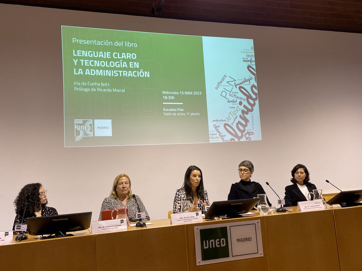 Badia_Javier's tweet photo. La presentación, ayer, del 📖#LenguajeClaroYTecnologíaEnLaAdministración evidenció la eficacia de sumar con inteligencia y mucho trabajo #investigación en la #universidad y servicio a la sociedad. Mi enhorabuena a Iria da Cunha @sistema_arText. Cc @DepExtranjeras, @uned_filologia https://t.co/pxknZsJX66