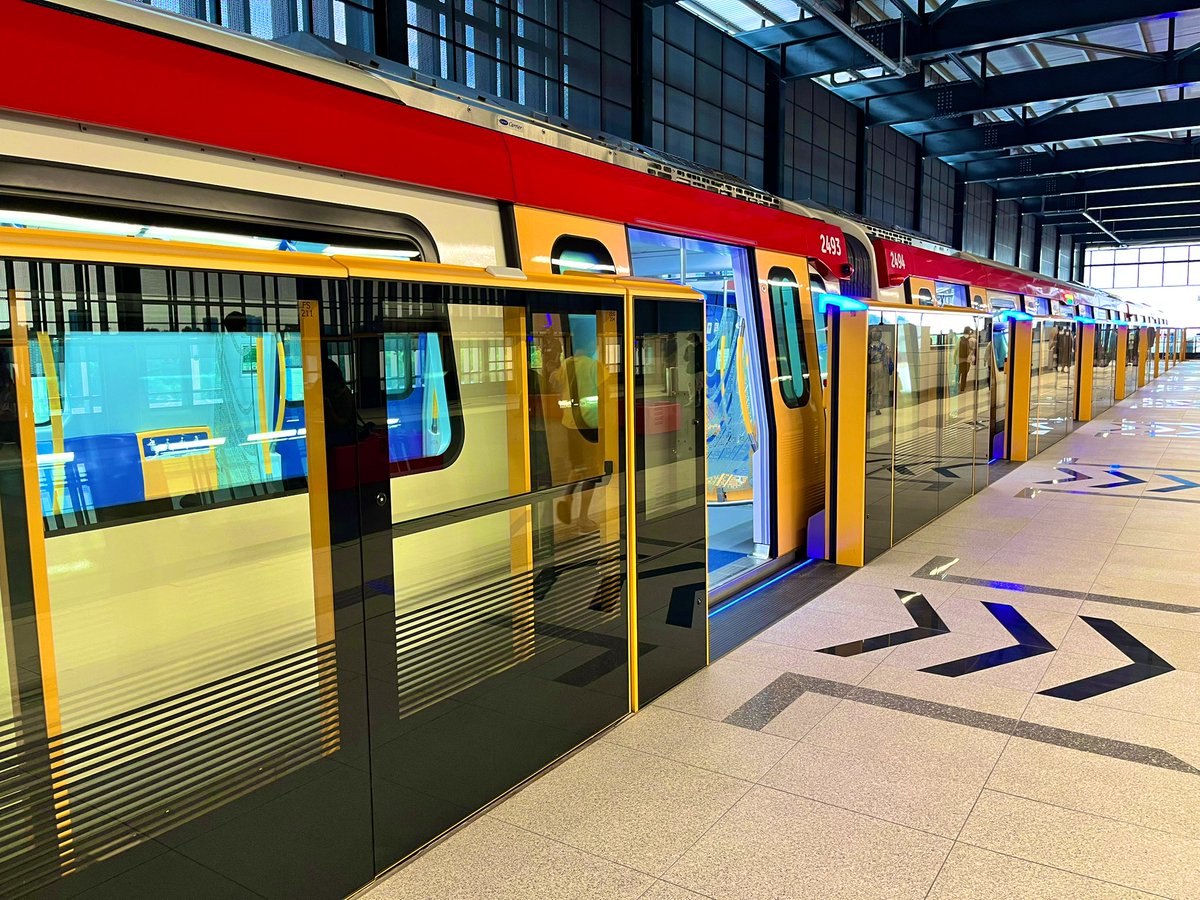 zzeed's tweet photo. Summary of MRT trial: 

5:09 Persiaran KLCC
5:12 TRX
5:15 Chan Sow Lin
5:25 Sg Besi
5:43 16 Sierra
5:50 Putrajaya Sentral https://t.co/FXwTxUWtvh