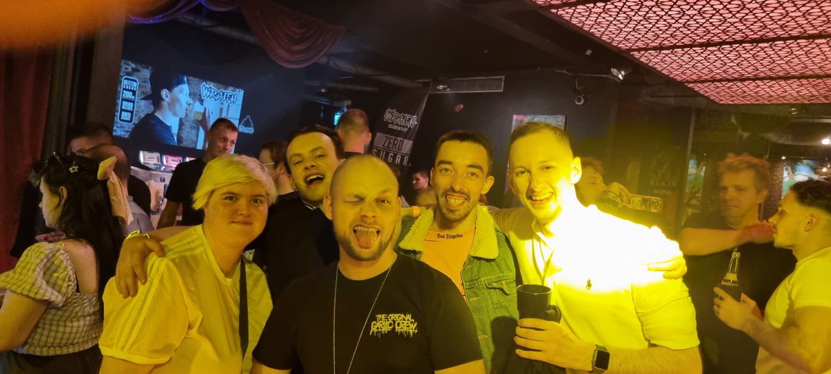 SmellyKelly03's tweet photo. Hugeeeee happy birthday to @davidjones1693 hope you have an amazing day you deserve it ❤️🎉🥳 https://t.co/tuuUHa26f0