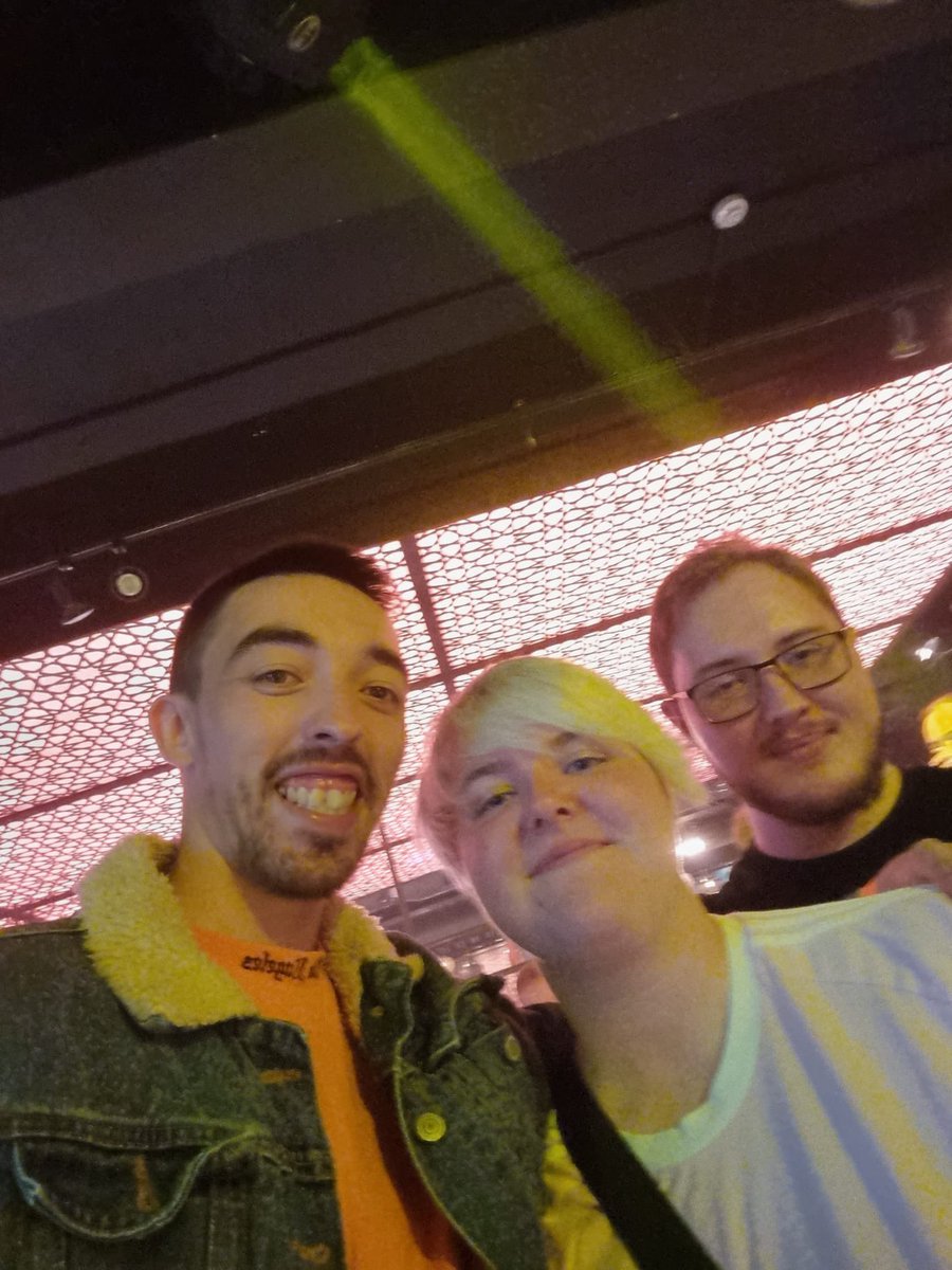 SmellyKelly03's tweet photo. Hugeeeee happy birthday to @davidjones1693 hope you have an amazing day you deserve it ❤️🎉🥳 https://t.co/tuuUHa26f0