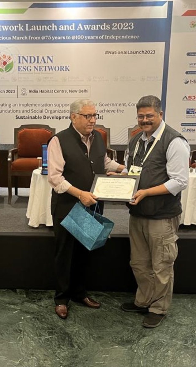 VaidicSrijan's tweet photo. We are honoured to have yet another recognition from *Government of India, Ministry of New &amp; Renewable Energy*. We are happy to share that we’ve been awarded as *ESG ENABLER OF THE YEAR* by MNRE, GoI and IESGN.
#Cownomics #VaidicSrijan https://t.co/gFN9LmujHQ