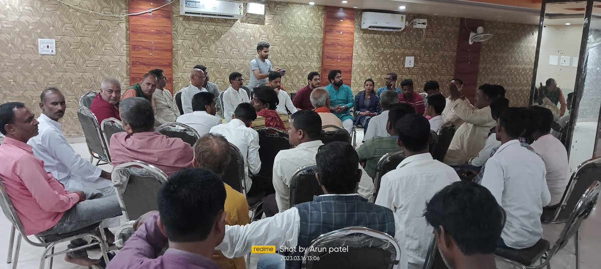 im_arun_patel04's tweet image. लोक जनशक्ति पार्टी रा. के राष्ट्रीय अध्यक्ष श्री Chirag Paswan जी 18/03/2023 को मिलन समारोह में रीगा (सीतामढ़ी) में आ रहे है इसी दौरान कार्यक्रम की तैयारी की समीक्षा बैठक आज सीतामढी के नाहर चौक होटल श्री इंटरनेशनल में सीतामढी जिला अध्यक्ष श्री ऋषिकेश झा की अध्यता में की गई