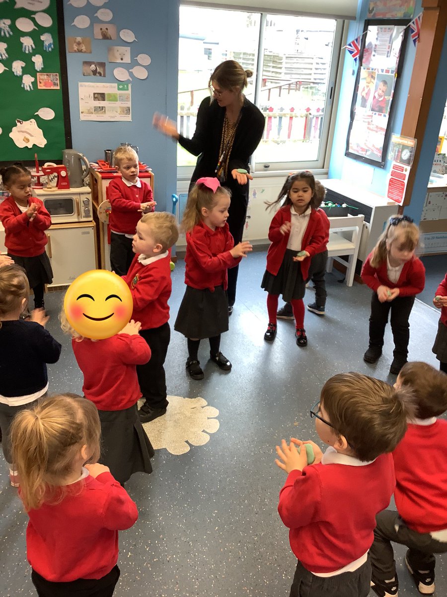 NurseryOPS's tweet photo. An energetic start in @NurseryOPS this morning.
Starting with #doughdisco and moving on to #squigglewiggle 😀🖍
#eyfs #spreadthehappiness #finemotorskills #grossmotorskills #physicaldevelopment #psed https://t.co/gcAMOK4ow4