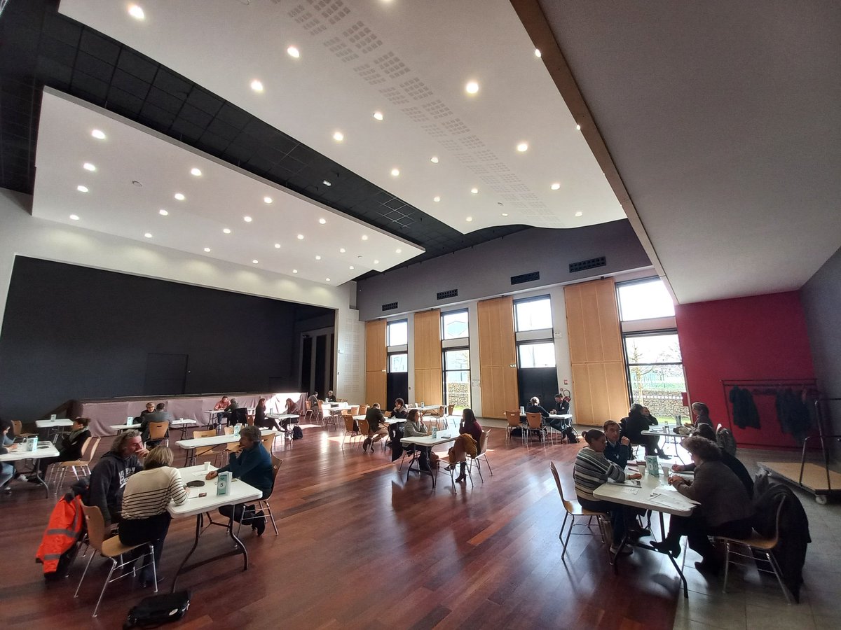 CRESS_NvlleAqui's tweet photo. Lancement des #rencontres #ESSpresso #achats #responsables
@CRESS_NvlleAqui @AggloSaintes
30 https://t.co/cYR3oL1eYV dont 15 structures #ESS proposant leurs #offres de biens&services à des #commanditaires #publics & #privés
@NvelleAquitaine @INAE_NouvelleAq
@3AR_NA https://t.co/ZSO03cgQh5
