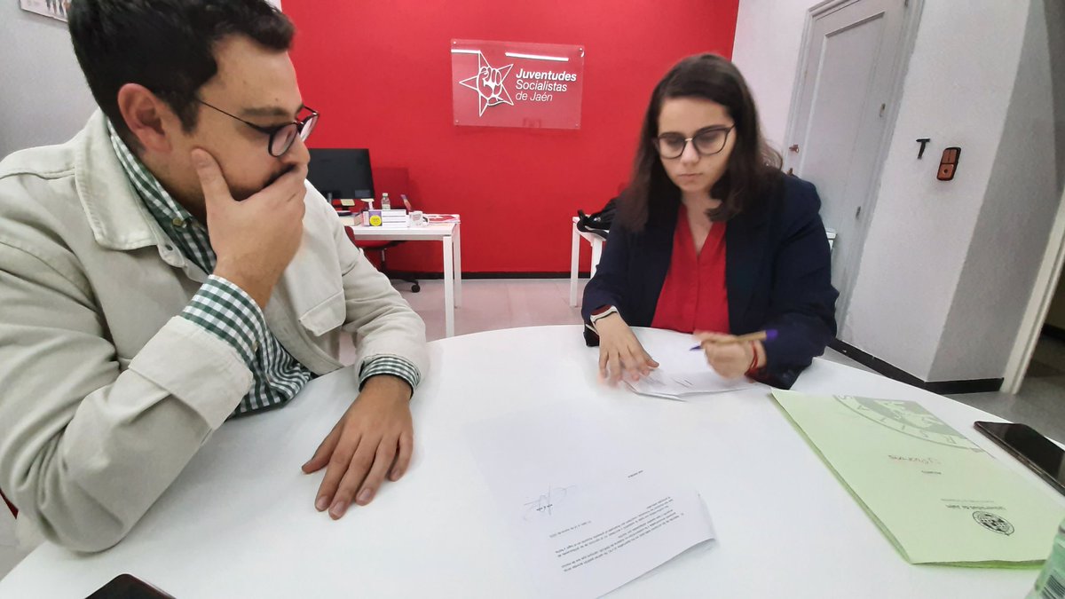 JSAJaenCep's tweet photo. ⭕CONVENIO DE COLABORACIÓN CON @SIMUJA ⭕
Volvemos a firmar con la Asociación
de Derecho de la UJA el convenio de colaboración para la actividad de simulación de plenos #SIMUJA que tendrá lugar en noviembre.
Ventajas de las que podrá disfrutar toda la militancia https://t.co/JZtmLxmN6z