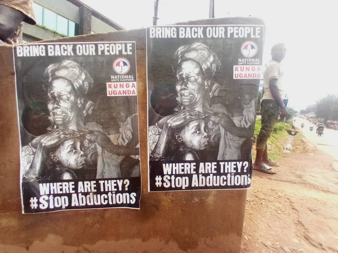 empya_ug's tweet photo. @GovUganda @AnitahAmong @Thomas_Tayebwa @HEBobiwine @MauriceMugisha @ubctvuganda @JKabuleta @realKatumbaJohn @mkainerugaba @FDCOfficial1 @kizzabesigye1 Museveni must be arrested for his crimes against humanity in Uganda. @US, @UN &amp; @UK enough is enough with your undemocratic response in 🇺🇬. 
@TotalEnergies 
#StopEACOP
#UgandaIsBleeding https://t.co/VcWg21nKXM