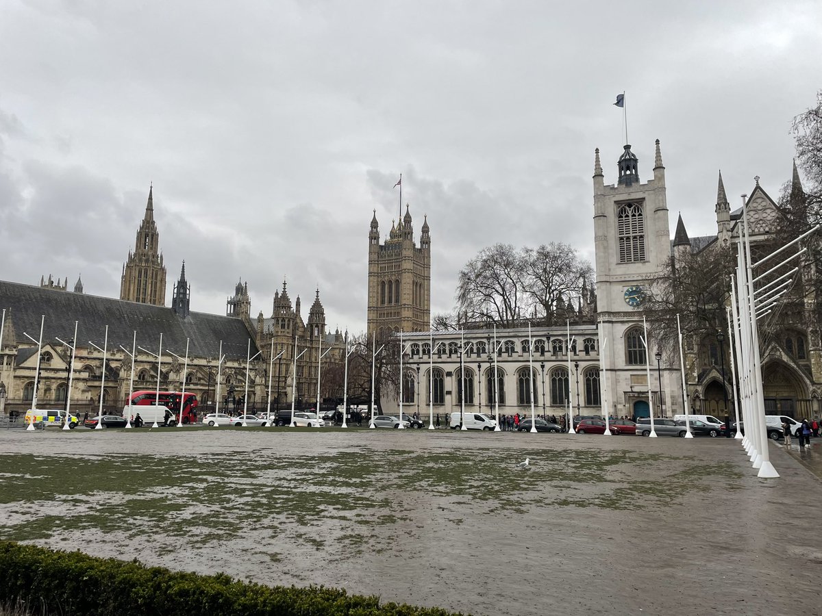 ansons_cherrie's tweet photo. As I was going to @SpringCITMA Conference I saw….Looking forward to a great SpringConference earning those all important #CPDs and catching up with #colleagues. https://t.co/DoUsfdhRvo