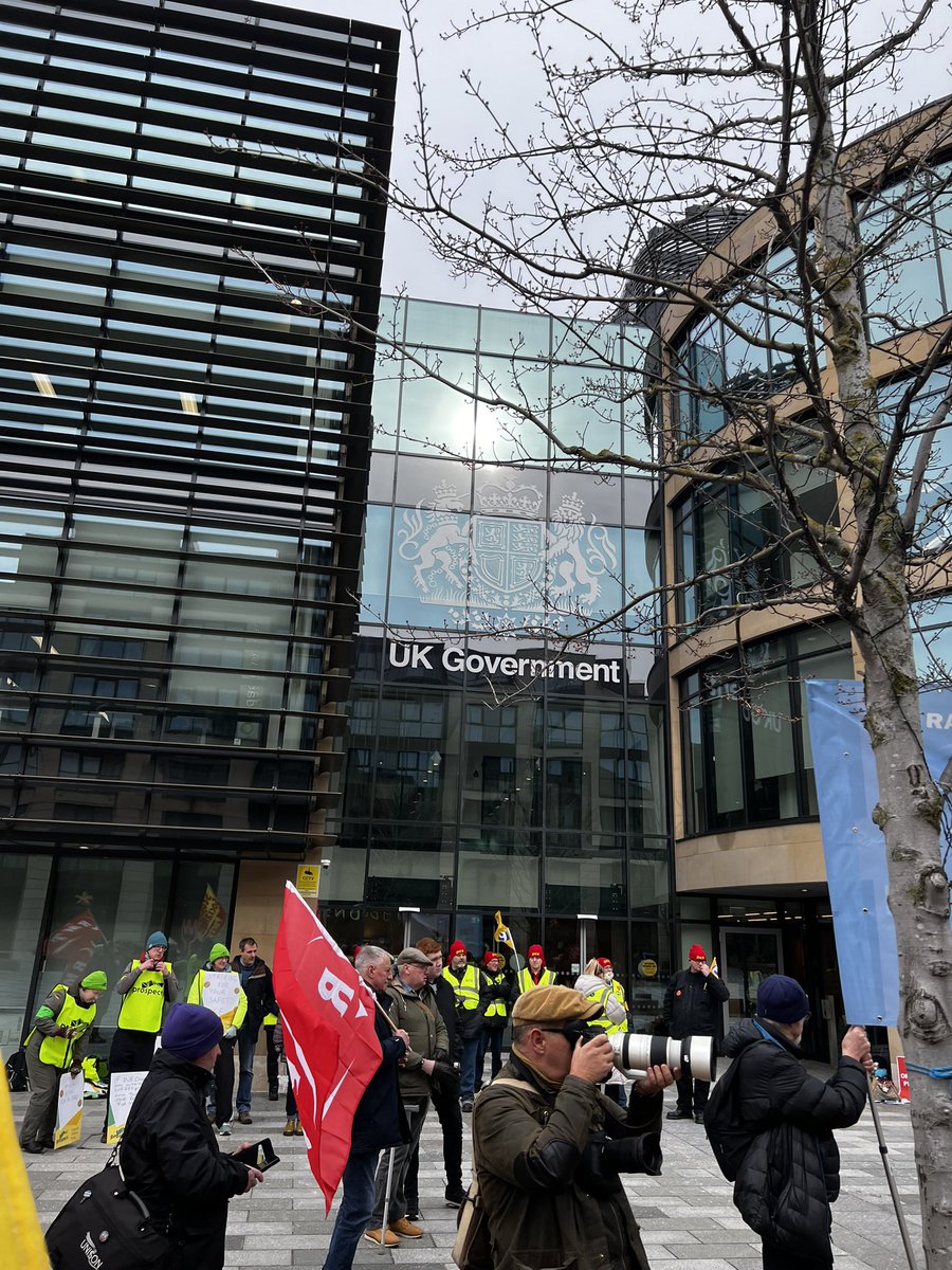 Proud to stand with @pcs_union @ucu at yesterday’s #Budget2023 demo and day of action. Earlier I spoke at the @RMT_Scotland demo outside the UK Viceroy’s office in Edinburgh

#EnoughIsEnough 
#StopGreed #SupportStrikers