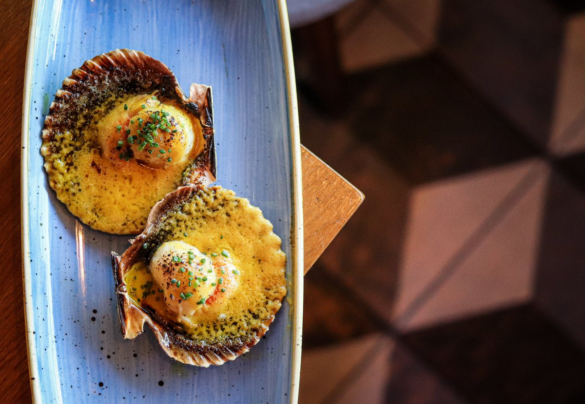 Zamburiñas atómicas como nunca antes las has probado.

Haz tu reserva a través de nuestra web (link en bio) o llamando a 91 555 93 33

📍 Paseo de la Castellana, 115

#beLatasia #LatasiaRules #casadecomidas #finolatasino #foodie #food #madrid #restaurantesmadrid #producto