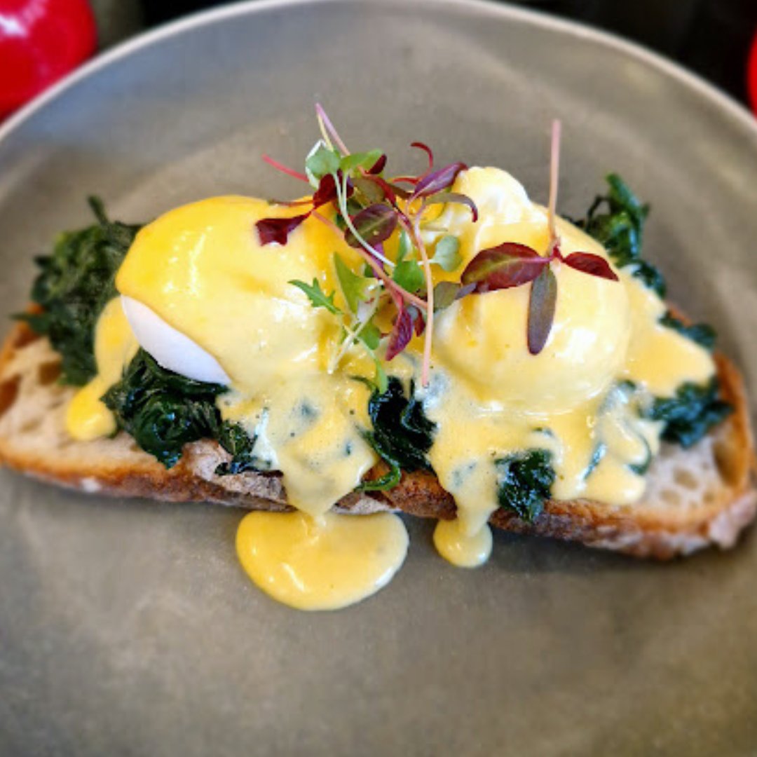 Who needs avocado toast when you can have Eggs Florentine? #brunch #kensington #chelsea