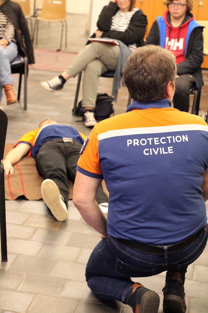 ADPC50's tweet photo. [FORMATION]  Ces lundi et mercredi avait lieu une formation PSC1 ✨

Tout citoyen devrait être formé à ces gestes. Vous pourriez en avoir besoin ! 

Vous souhaitez être formé vous aussi ? ⬇️
https://t.co/3vc6hHGJdr

📸 𝑨. 𝑳𝒆𝒑𝒐𝒊𝒕𝒕𝒆𝒗𝒊𝒏
🎓 𝑵. 𝑫𝒖𝒎𝒆𝒔𝒏𝒊𝒍

🟠🔵 https://t.co/cpGyTZiaNs