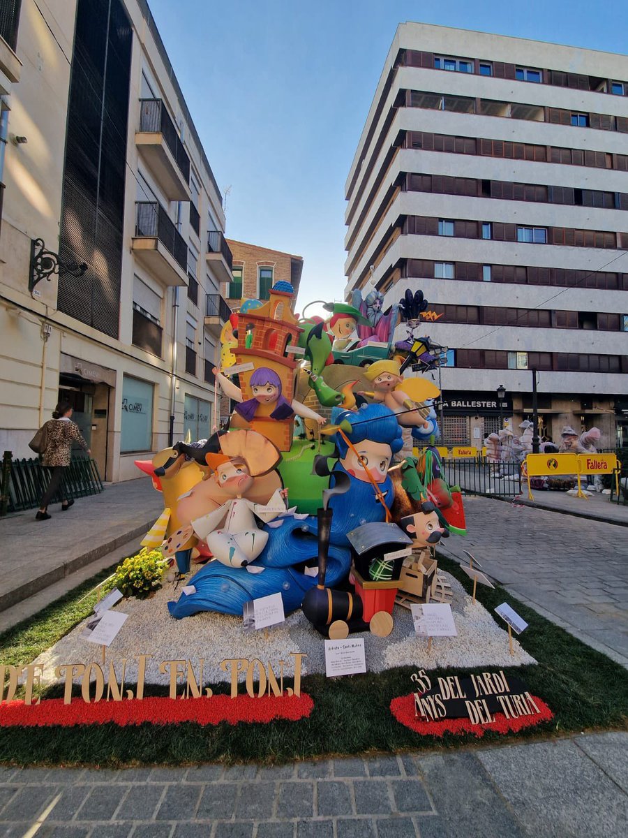 peudelacreu's tweet photo. 🏆PREMIOS FALLA INFANTIL🏆

🥈2º Premio Ingenio y Gracia sección 3ª.
6º premio sección 3ª.

Gracias @fallasantimg por tu increíble trabajo, no podemos estar más felices y más orgullosos de la preciosa fallita que nos has plantado 😄😄

#Fallas #Falles #Fallas2023 #Falles2023 https://t.co/wUrAe7jRVA
