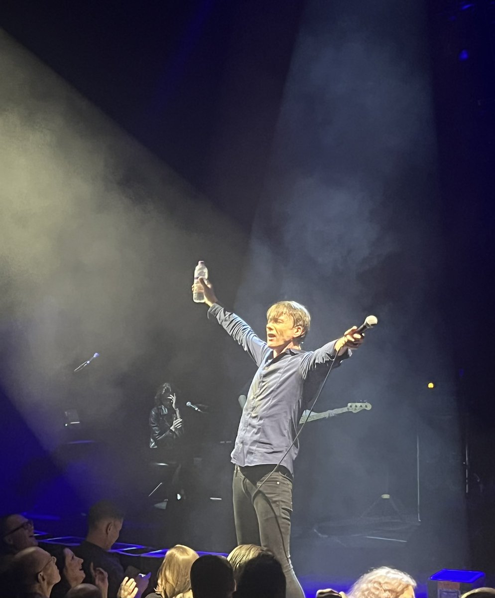 marka999's tweet photo. “ . . . . here they come, the beautiful ones, the beautiful ones . . . . ”
@suede at @yorkbarbican last night were simply sensational
so good, I think I’ll do it all again tomorrow . . . .
#GigListMA2023
#gig3
⚡️🎶🎸🎶⚡️ https://t.co/KudgsBoE2a