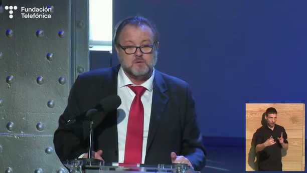 CongresoDAP's tweet photo. 🗣️ Juan José García Ferrer, @ComunidadMadrid: "Nos marcamos 5 retos: el problema de salud mental asociado a la edad; evitar la analfabetización; la deshumanización; la robótica y los cuidados; y prevenir la soledad no deseada".

#CongresoDAP2023 #DAP2023 #AutonomíaMayores https://t.co/GjHZ4G9Drw