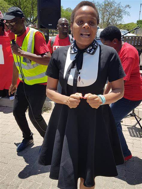 CapricornFMNews's tweet photo. #HIVinChildren Limpopo Health MEC Dr Phophi Ramathuba says 95% of the children who get infected by HIV get it from their mothers. MM https://t.co/d4sR5A2L5J