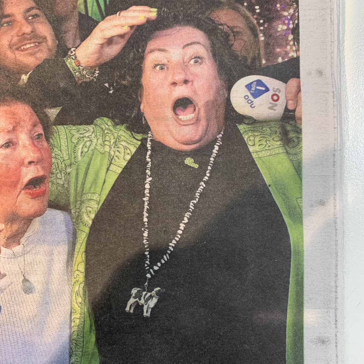 Jildert7's tweet photo. Mijn gezicht bij de kassa na een onsje kipfilet, kaas en halfje bruin https://t.co/J3zU59gpvf