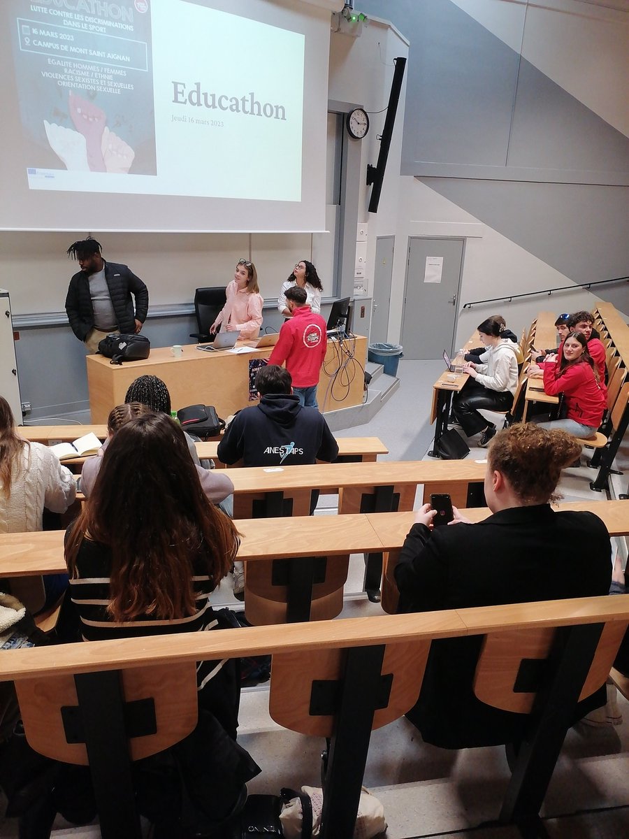 ThibaultD__'s tweet photo. [#Educathon]
Présent aujourd'hui avec @arthur_ANESTAPS pour l'Educathon lutte contre les discriminations dans le sport organisé par le @BDEStaps_Rouen.

🗣️ Journée dédiée à la sensibilisation et à la réflexion pour les #étudiantEs par les étudiantEs https://t.co/X2bTgrqsDN